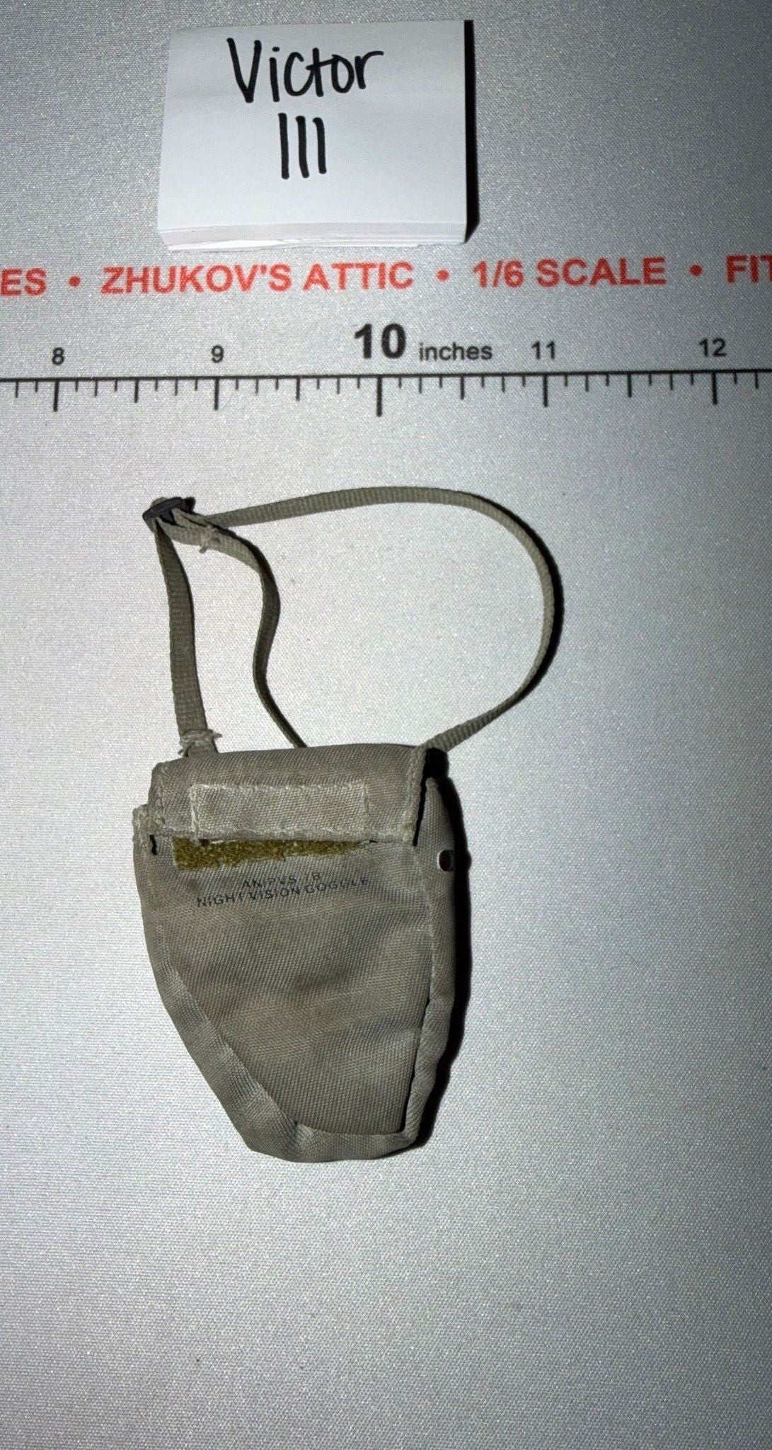1/6 Scale Modern Era US AN/PVS-15 Night Vision Goggle Carry Pouch with Shoulder Strap