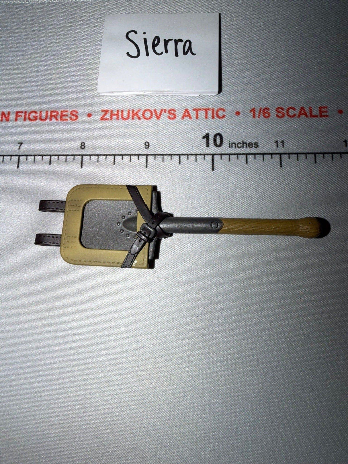 1/6 Scale WWII German Entrenching Tool and Cover - Dragon