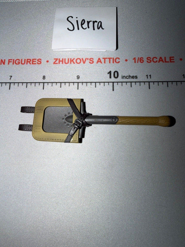 1/6 Scale WWII German Entrenching Tool and Cover - Dragon
