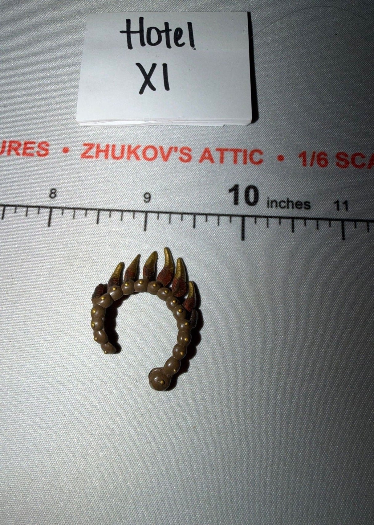 1/6 Scale Native American Western Era Bear Claw Necklace