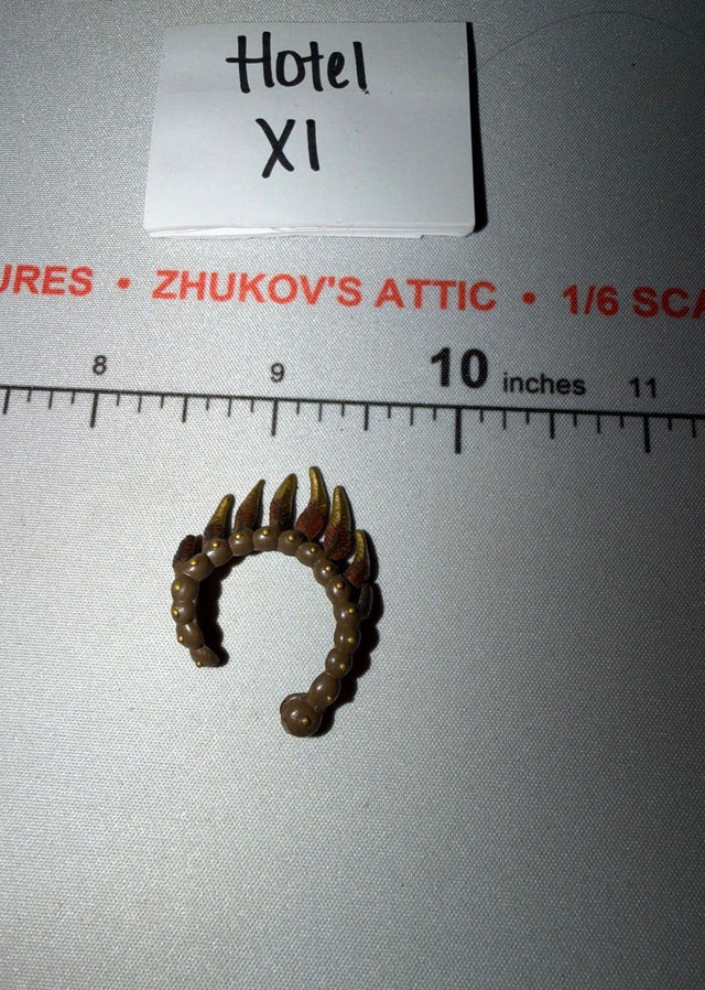 1/6 Scale Native American Western Era Bear Claw Necklace