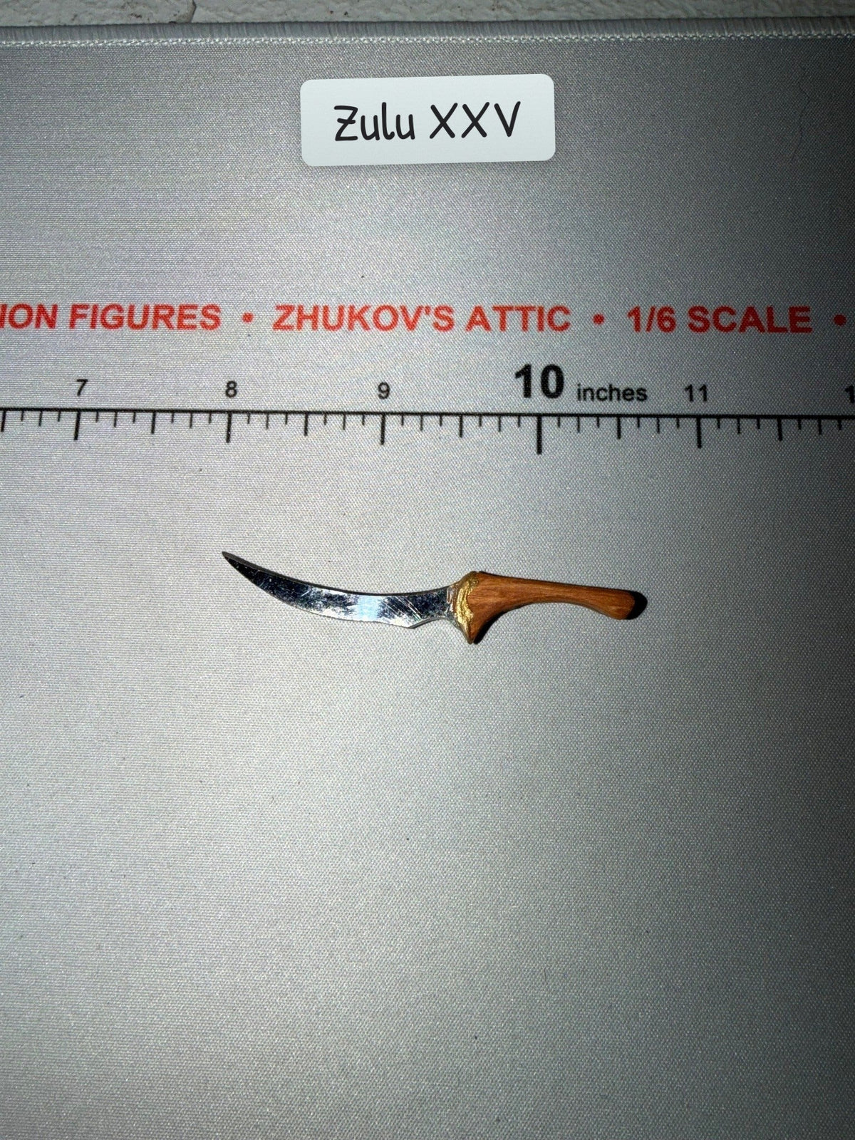 1/6 Scale Fantasy Era Curved Fighting Knife - Wood and Metal