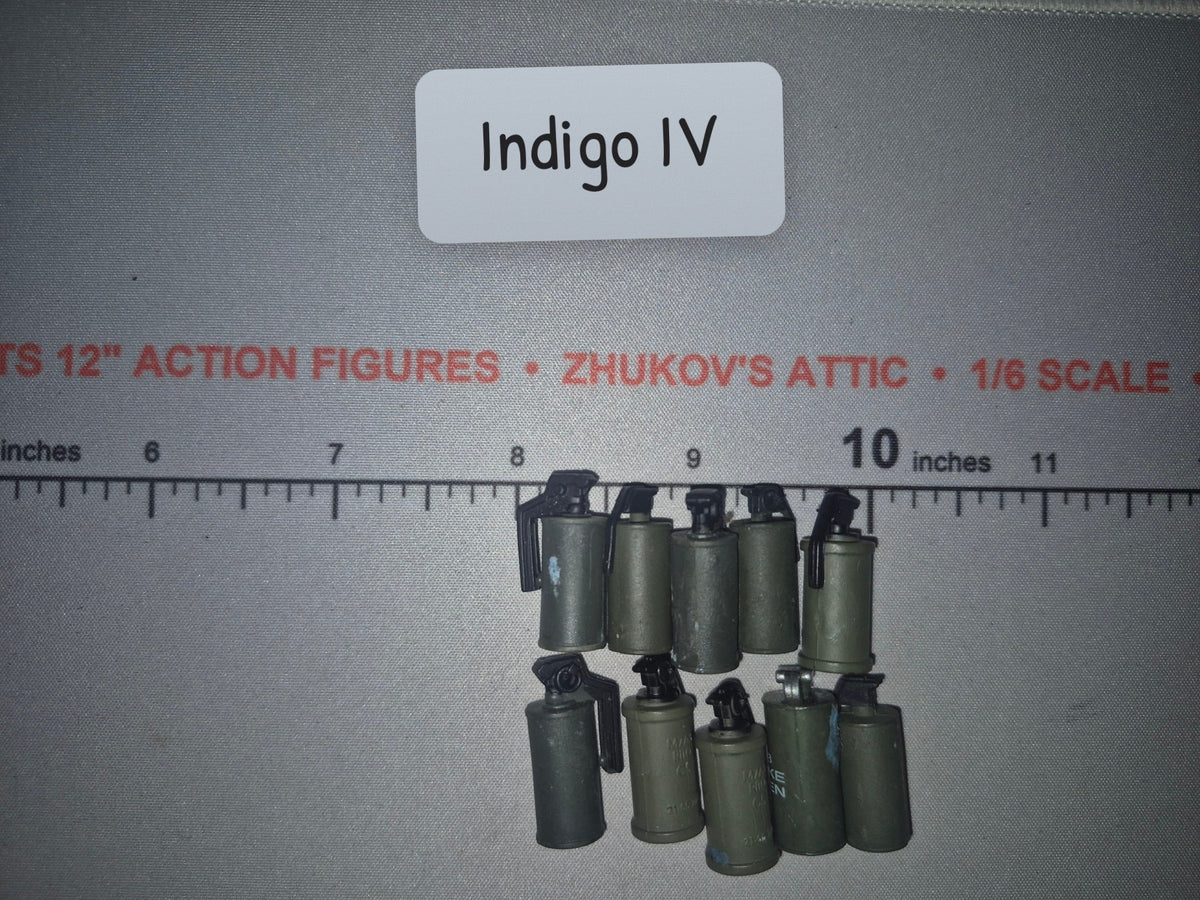 1/6 Scale Modern Era US Smoke Grenade Lot
