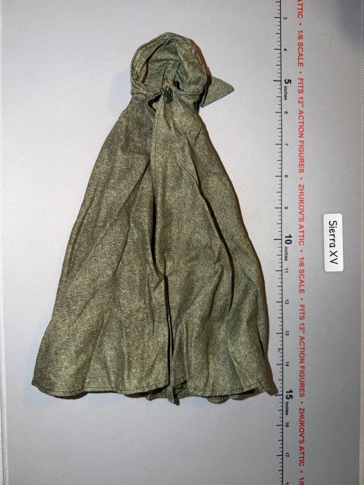 1/6 Scale Medieval Fantasy Hooded Cape - Sideshow Lord of the Rings