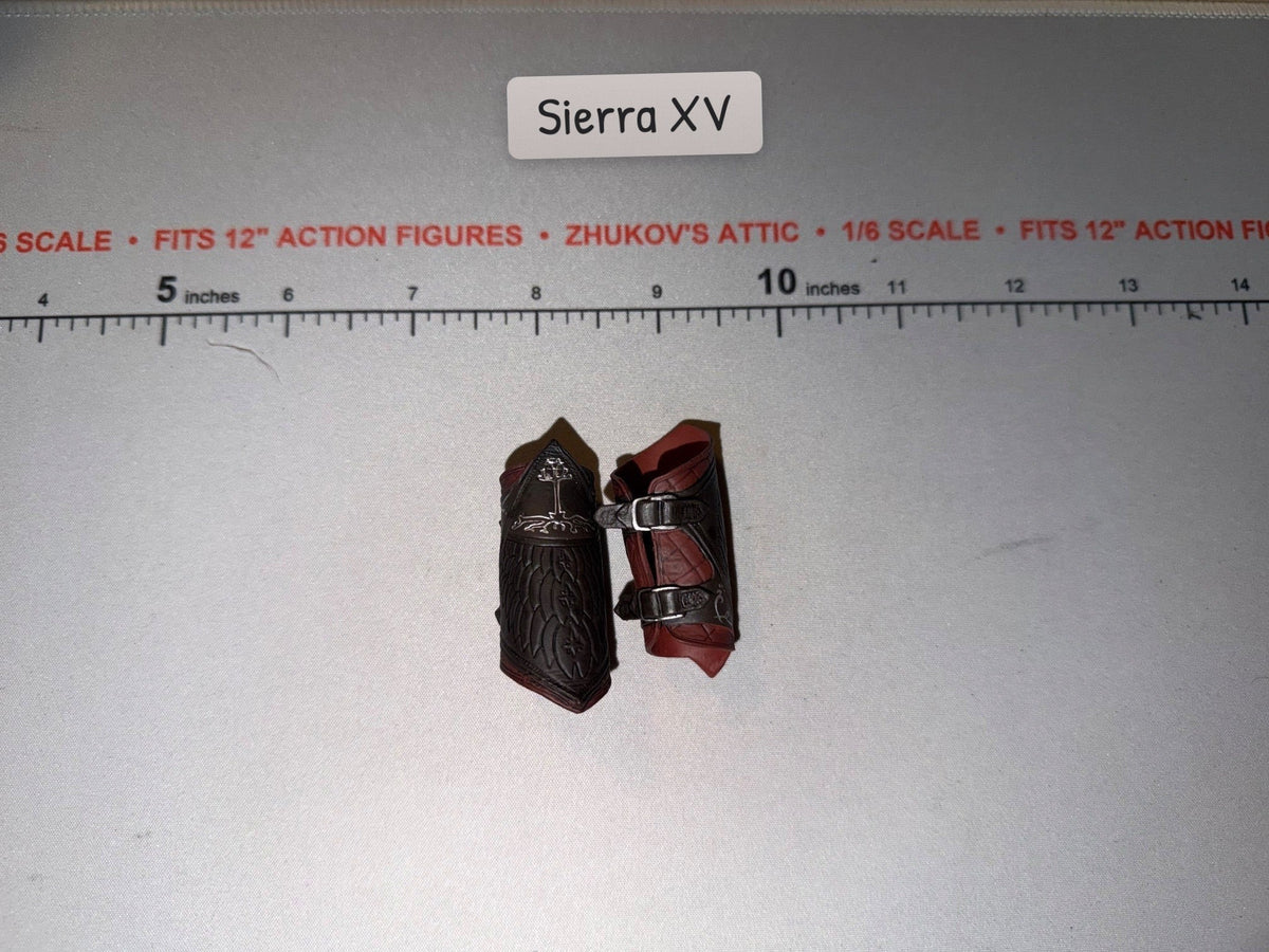 1/6 Scale Medieval Fantasy Wrist Armor Set - Sideshow Lord of the Rings