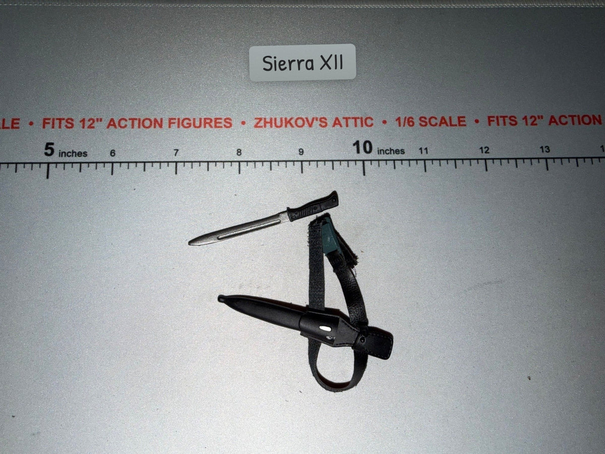 1/6 Scale WWII German Bayonet with Frog and Harness Set