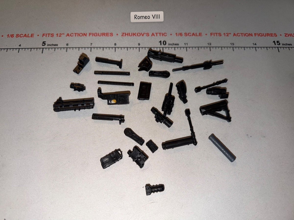 1/6 Scale Modern Era Weapon Accessories and Parts Lot