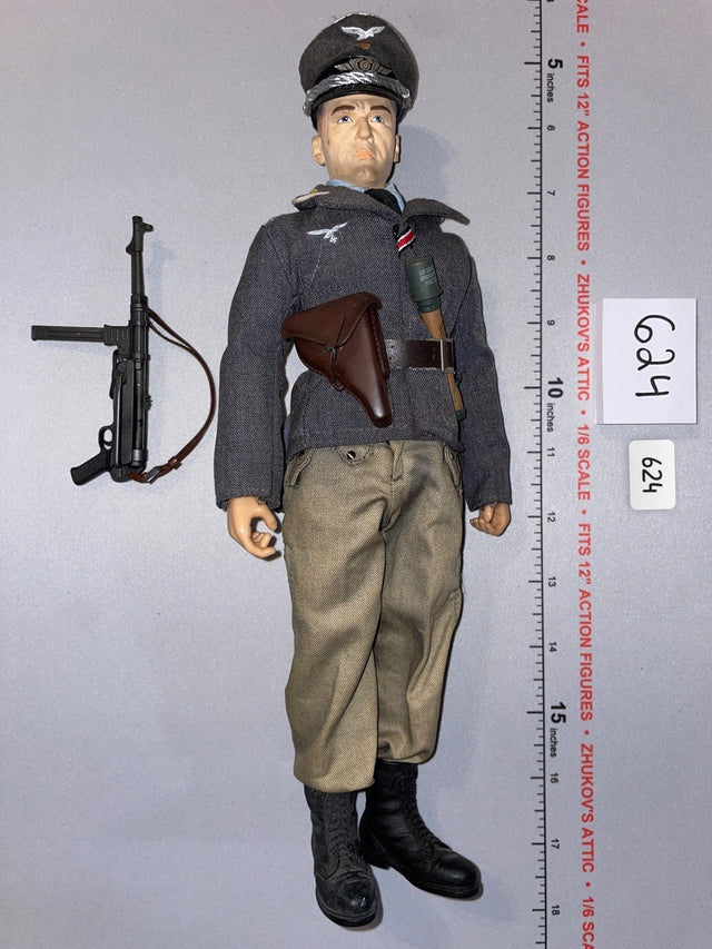 1:6 Scale WWII German Luftwaffe Dressed Figure with Submachine Gun - Dragon