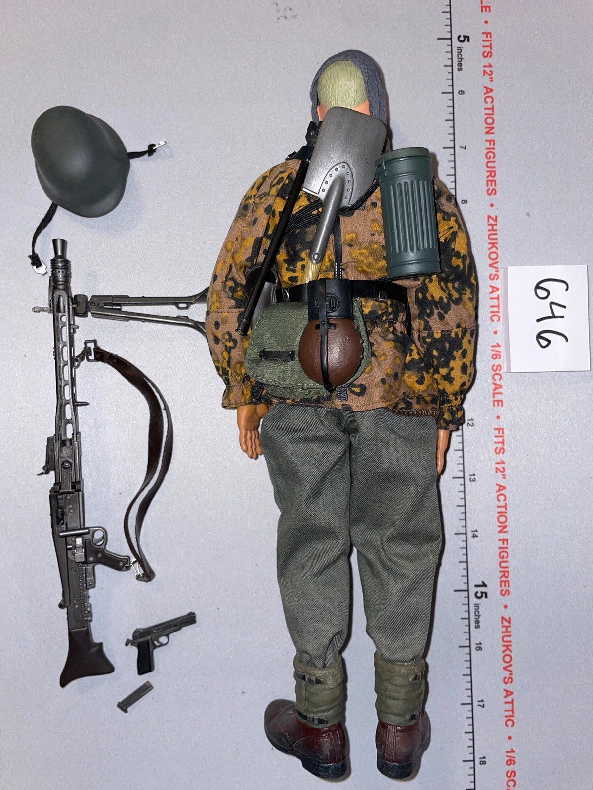 1/6 Scale WWII German Waffen Dressed Figure with Helmet and Weapon - Dragon