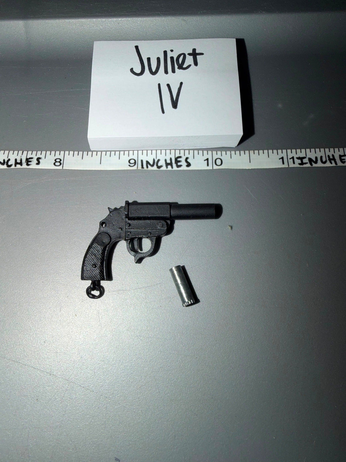 1/6 Scale WWII German Flare Pistol with Shell