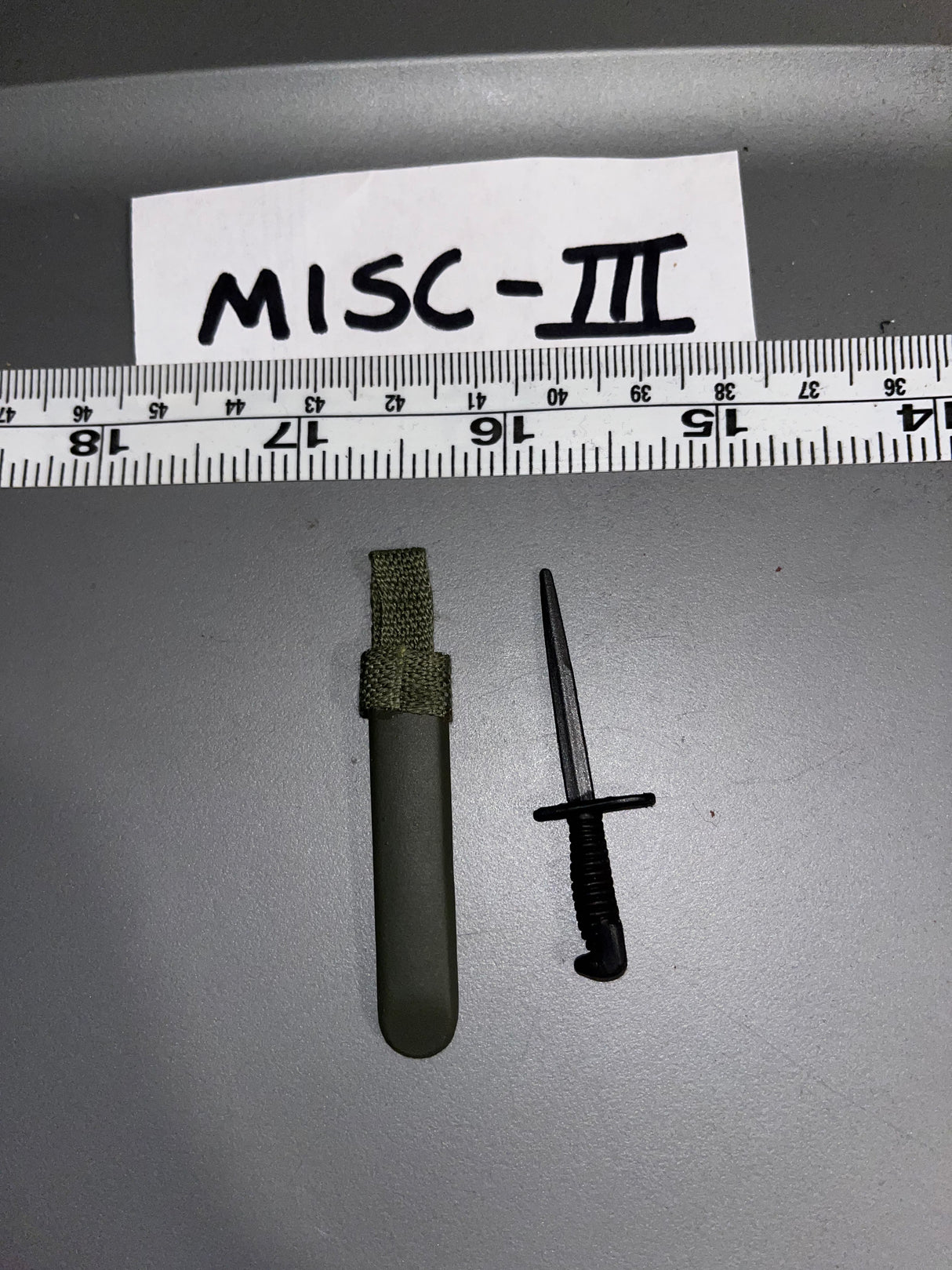 1:6 Scale WWII US Bayonet and Sheath 109697