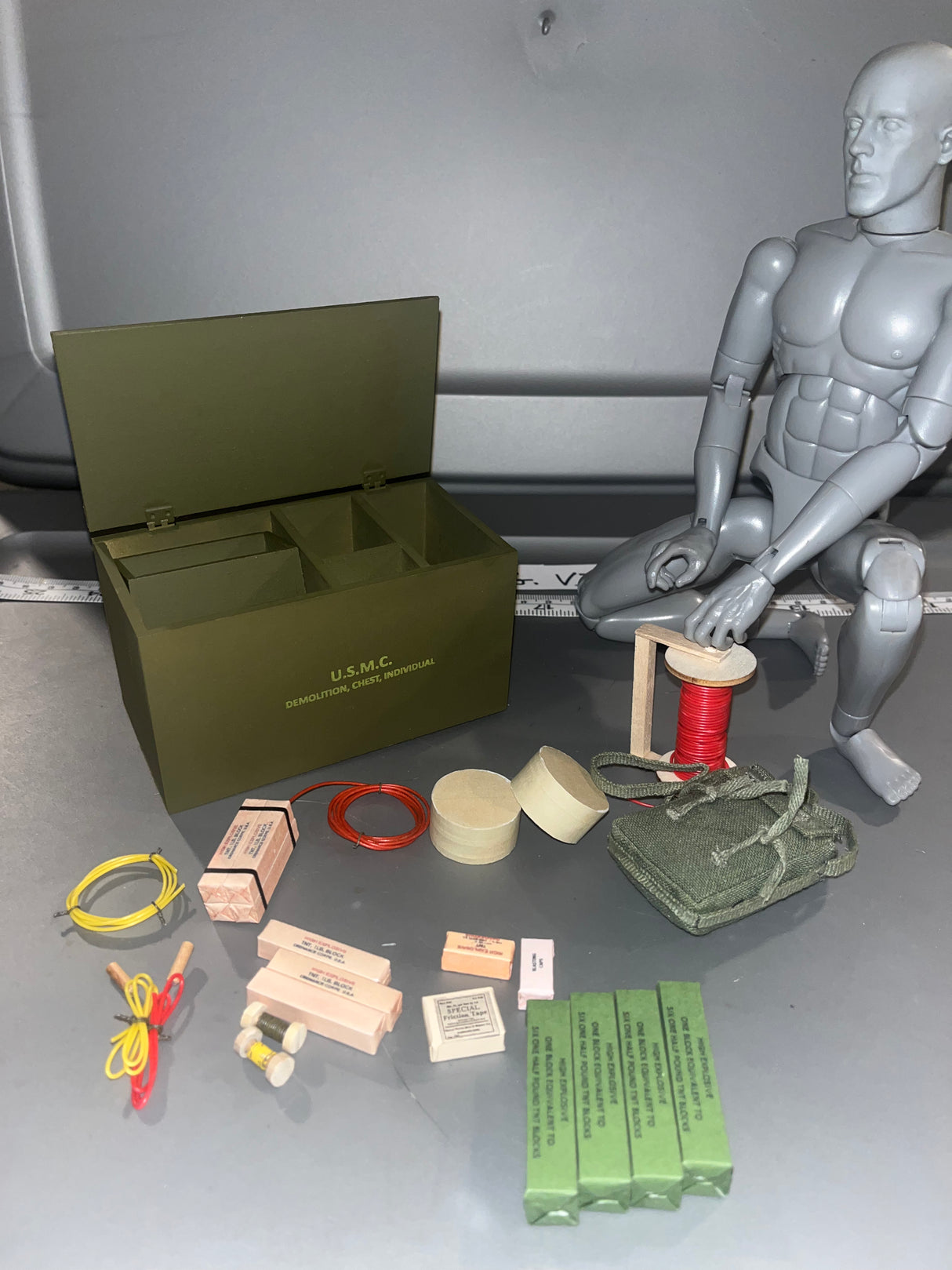 1/6 Scale WWII US USMC Demolition Crate and Accessories 108881A