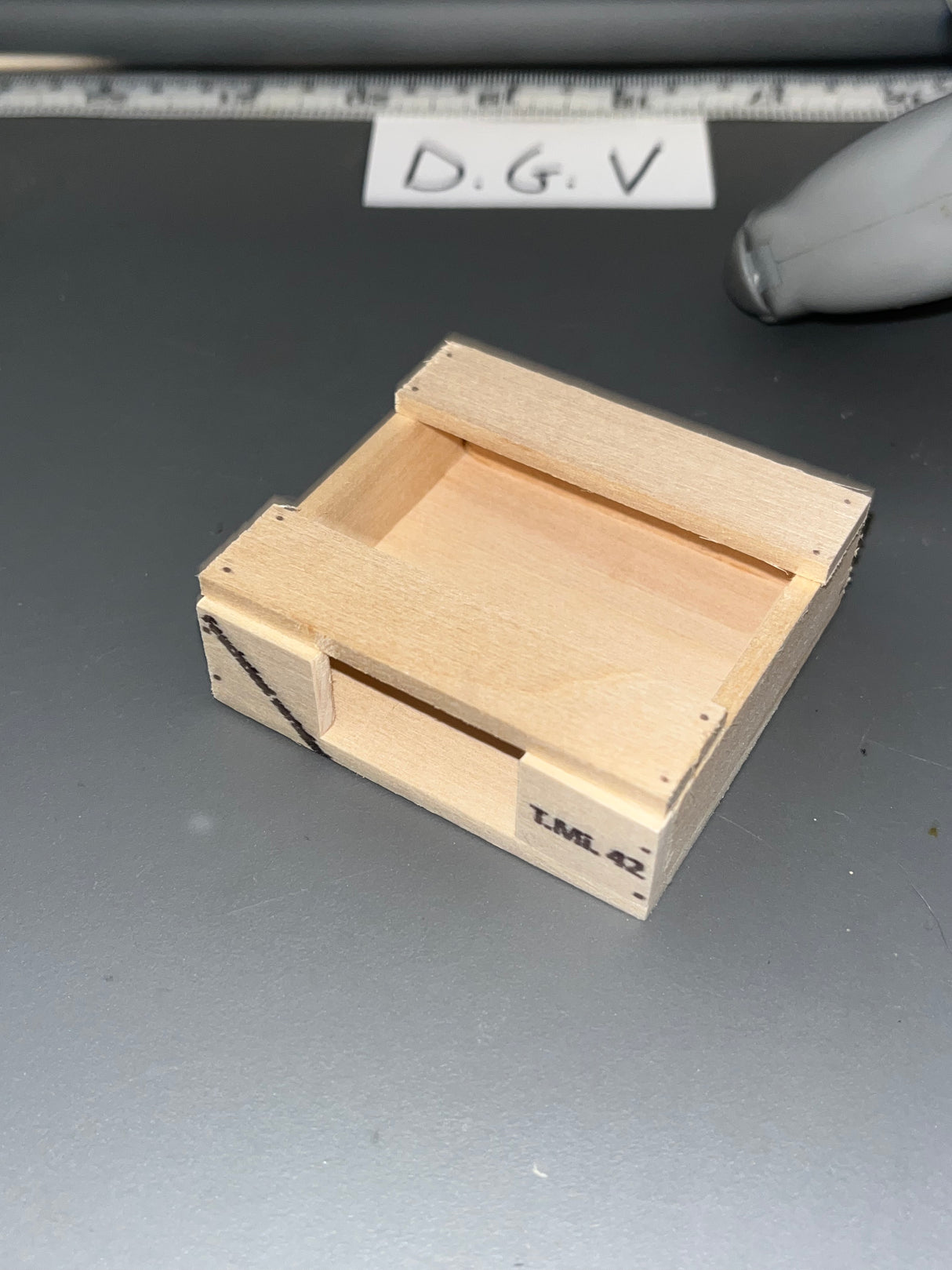 1/6 Scale WWII German Tellermine 42 Ammunition Crate  106157
