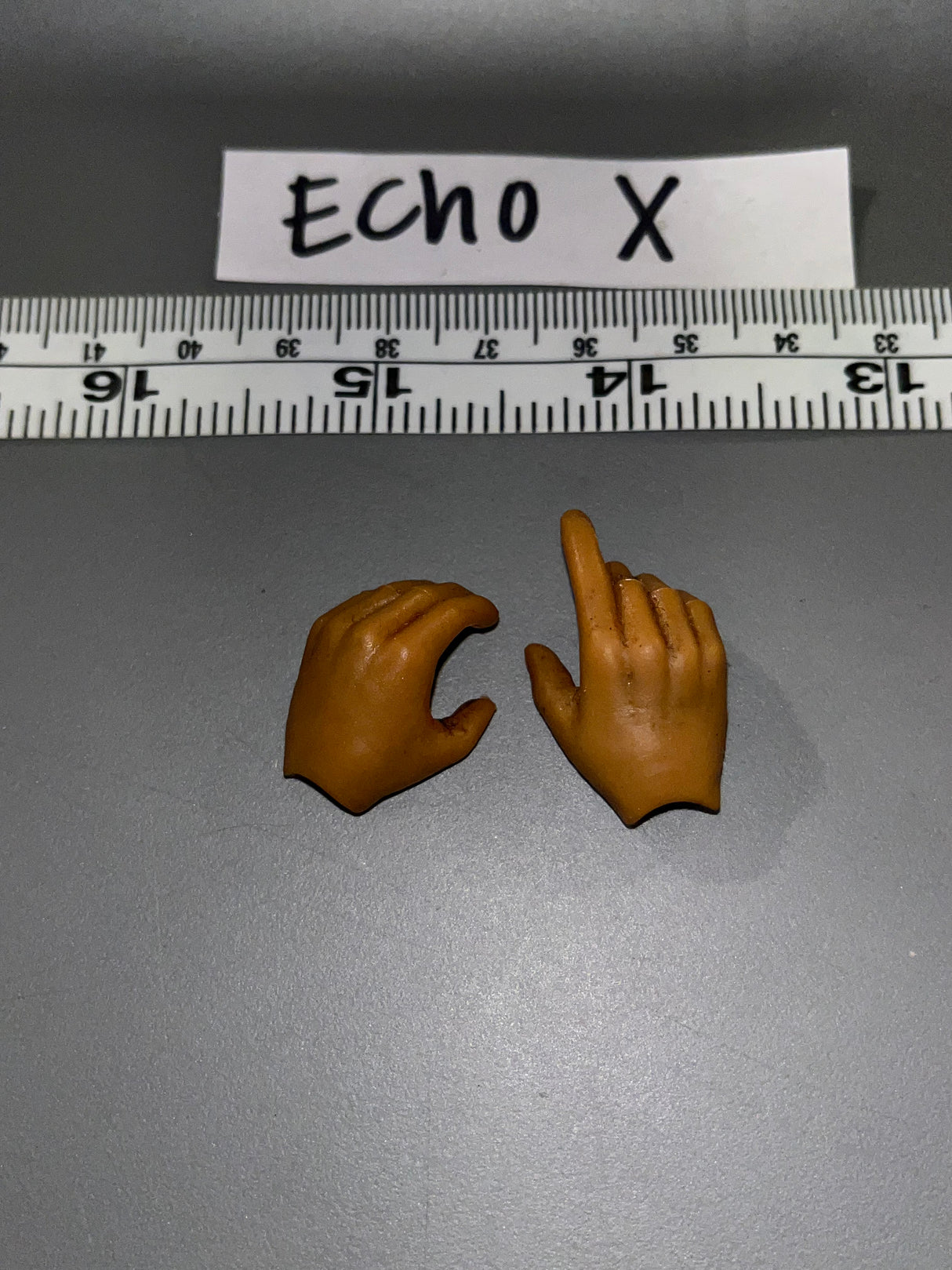 1/6 Scale Hand Set 105651