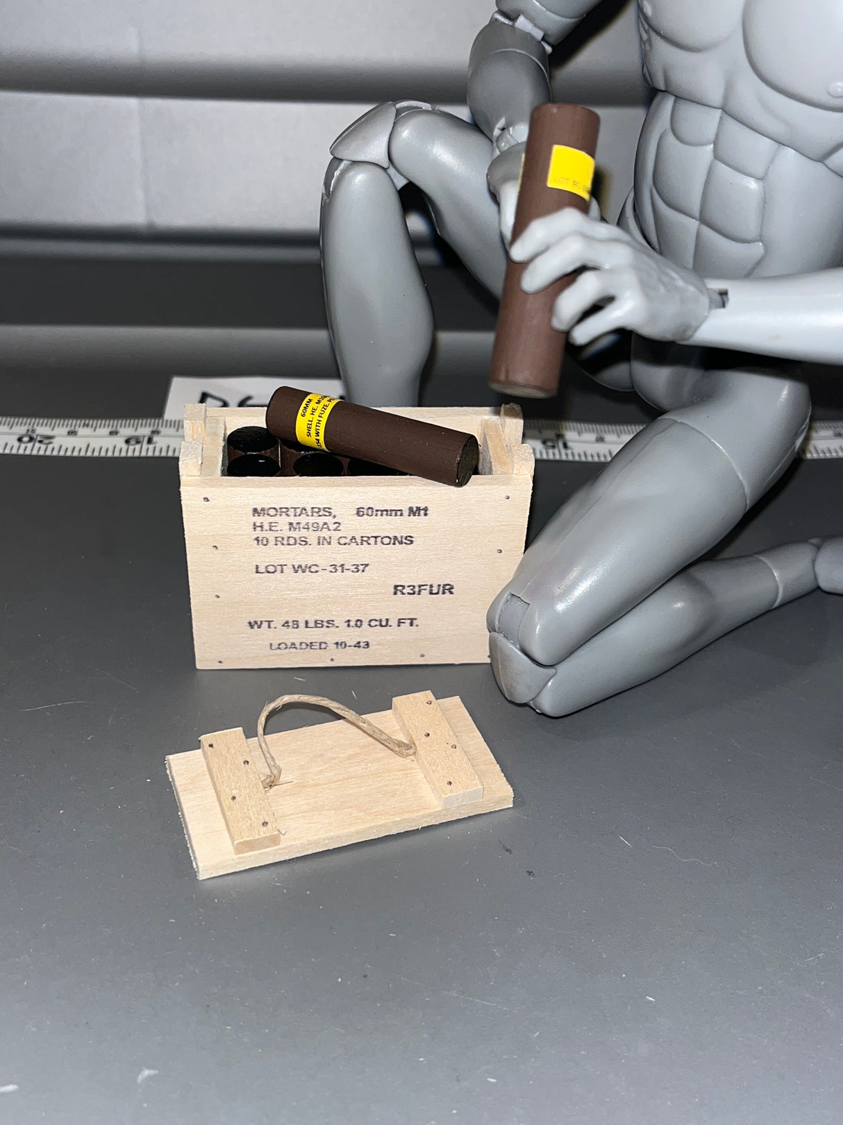 1/6 Scale WWII US 60mm Mortar Ammunition Crate with Ammunition Tubes