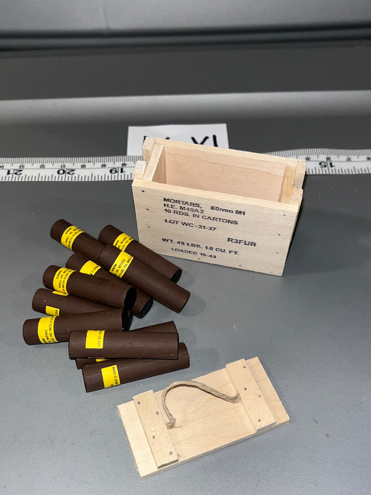 1/6 Scale WWII US 60mm Mortar Ammunition Crate with Ammunition Tubes