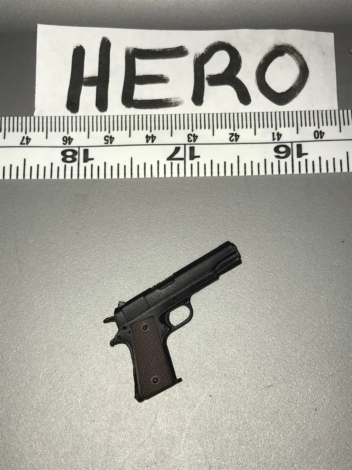 1/6 Modern Era .45 Pistol 110795