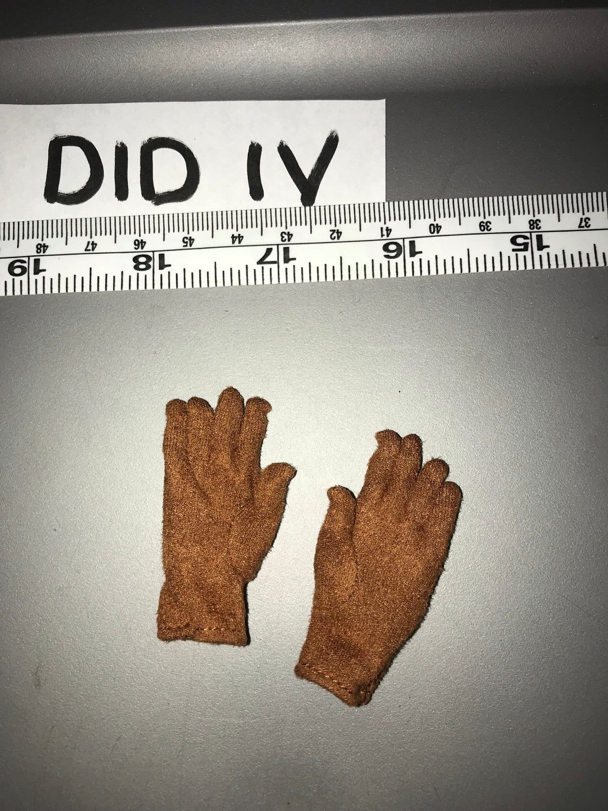 1/6 Scale World War One British Gloved Hands 110975