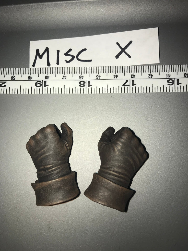 1:6 Scale Medieval Knight Gloved Hands 111428