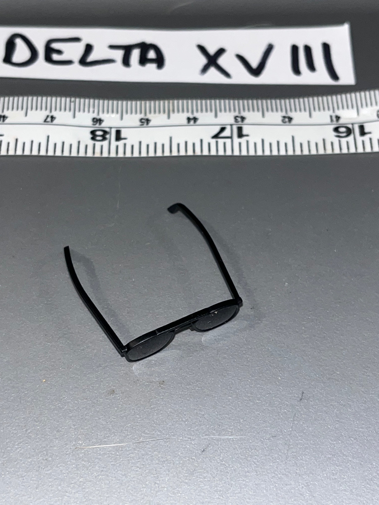 1:6 Scale Modern Sunglasses